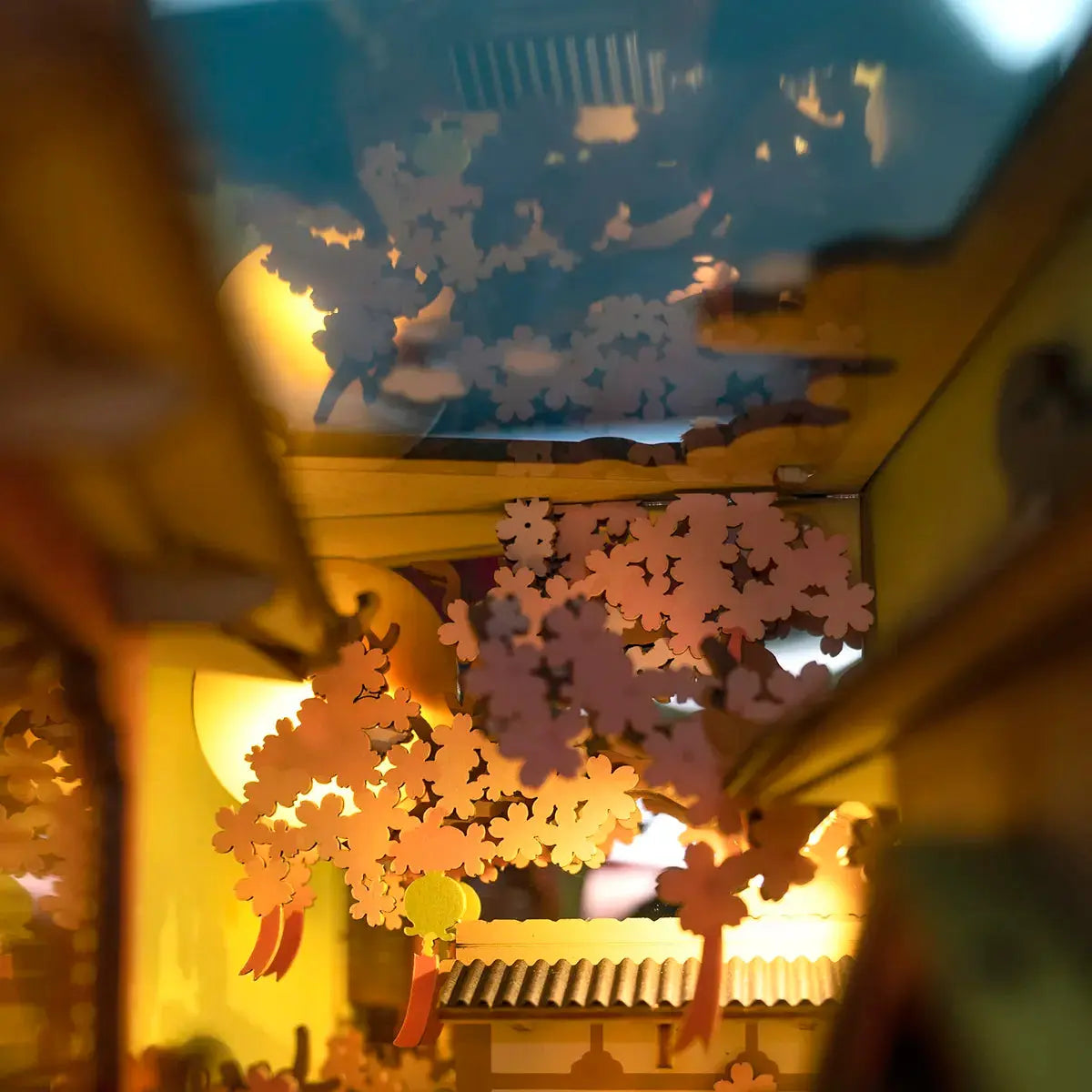 Book Nook Falling Sakura - Book Nook Studio