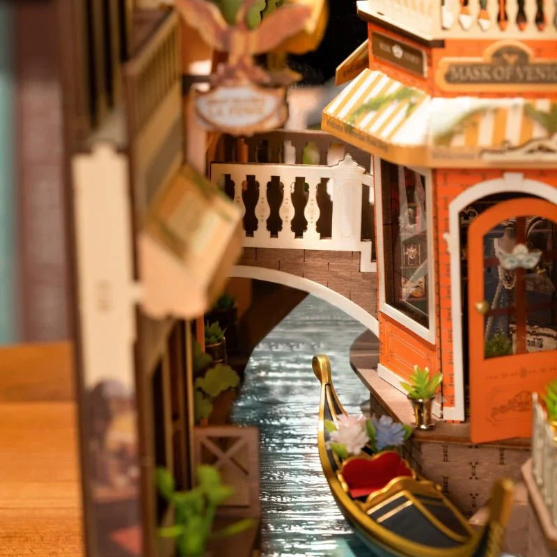 Book Nook Romantic Venice - Book Nook Studio