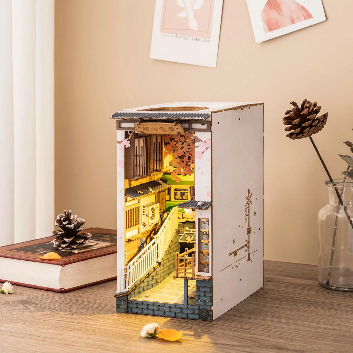 Book Nook Sakura Densya - Book Nook Studio