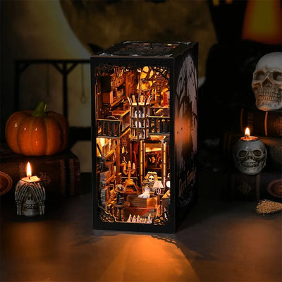 Book Nook Dark Family - Book Nook Studio