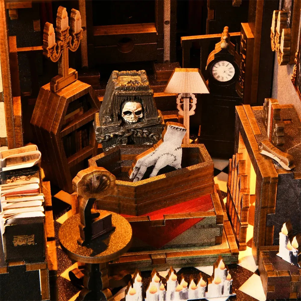 Book Nook Dark Family - Book Nook Studio