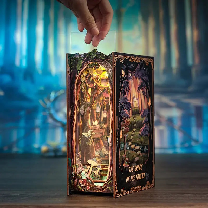 Book Nook Grace of the Forest - Book Nook Studio