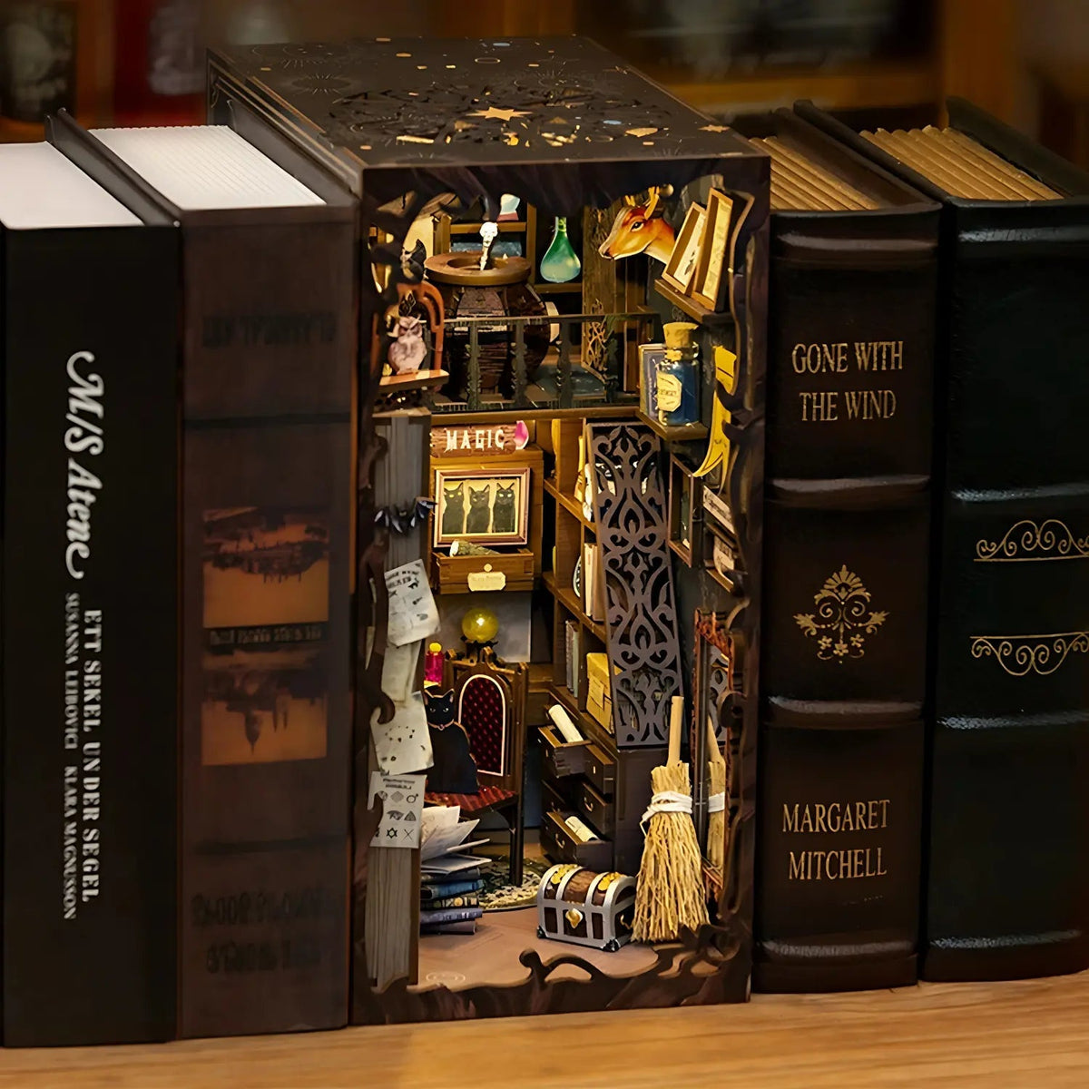 Book Nook Magic Pharmacist - Book Nook Studio