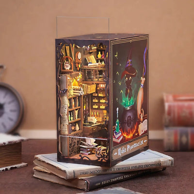 Book Nook Magic Pharmacist - Book Nook Studio