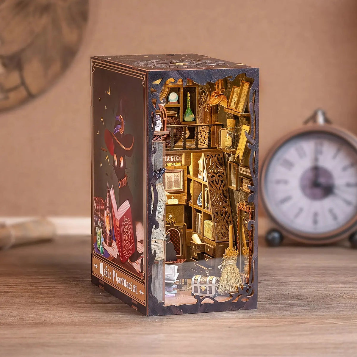 Book Nook Magic Pharmacist - Book Nook Studio