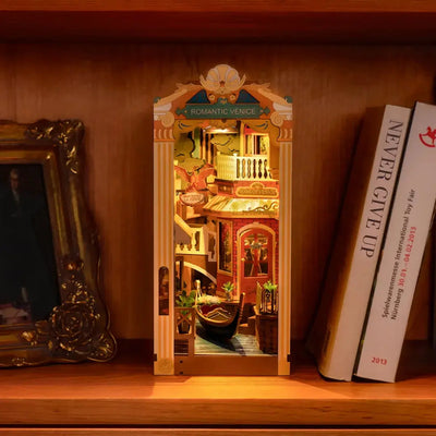 Book Nook Romantic Venice - Book Nook Studio