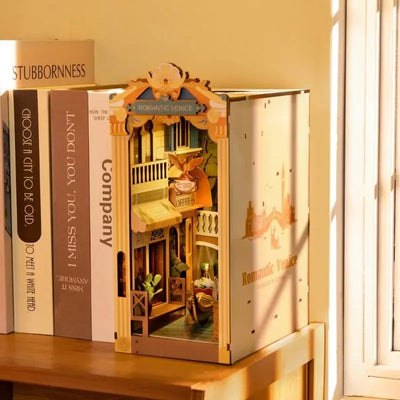 Book Nook Romantic Venice - Book Nook Studio