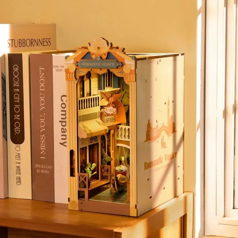 Book Nook Romantic Venice - Book Nook Studio
