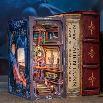 Book Nook The Eye of Old God - Book Nook Studio