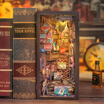 Book Nook The Long Goodbye - Book Nook Studio