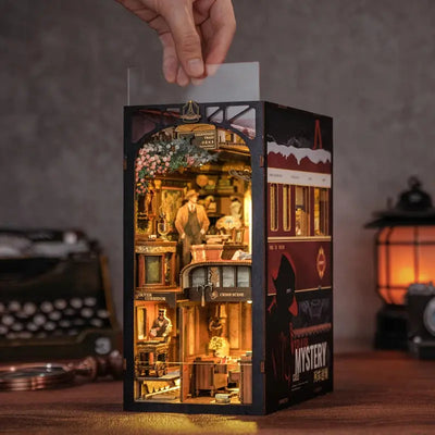 Book Nook Train Mystery - Book Nook Studio