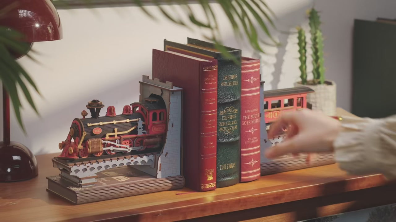 Charger la vidéo: Book Nook Century Train