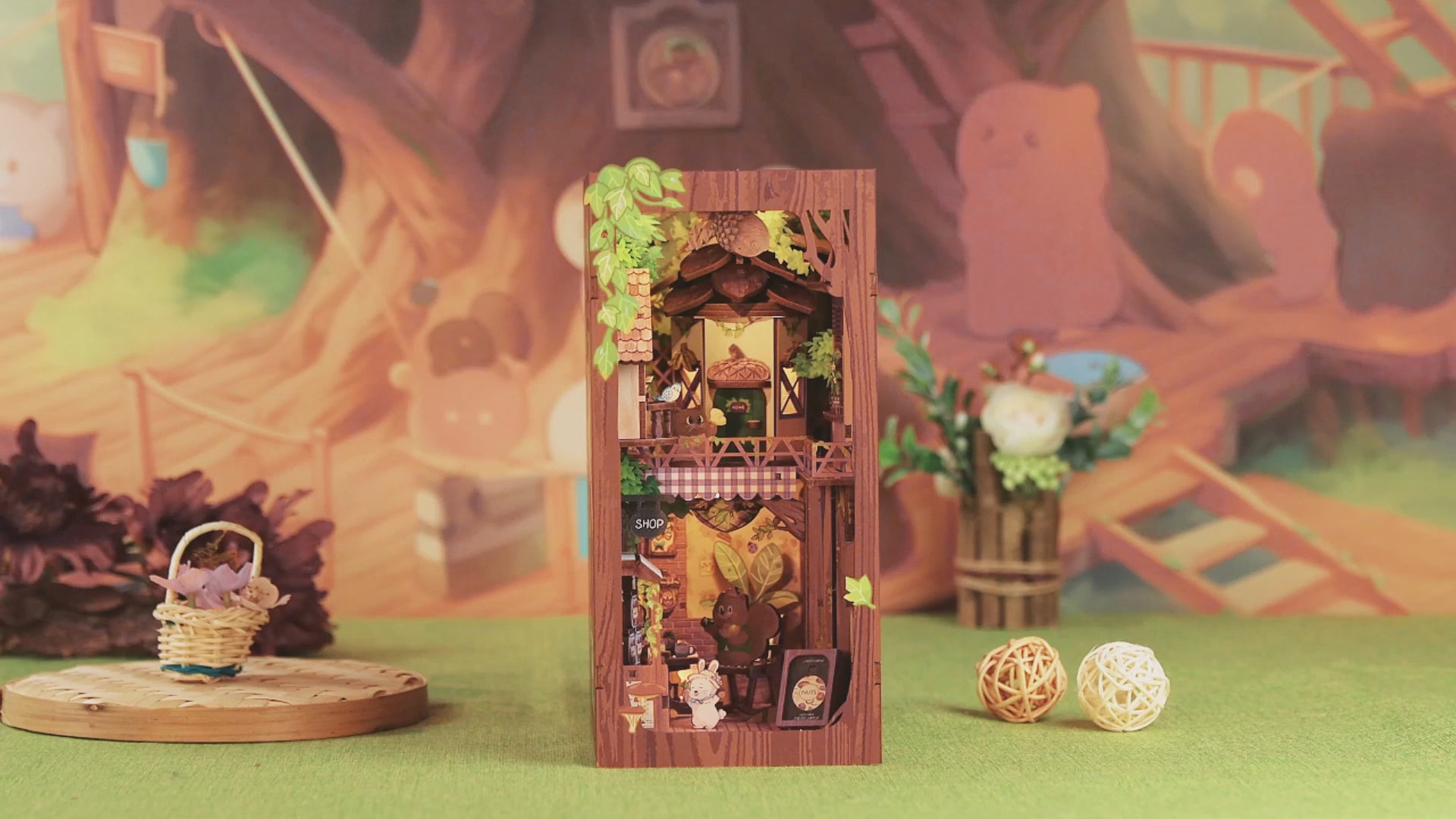 Charger la vidéo: Book Nook Squirrel Collector